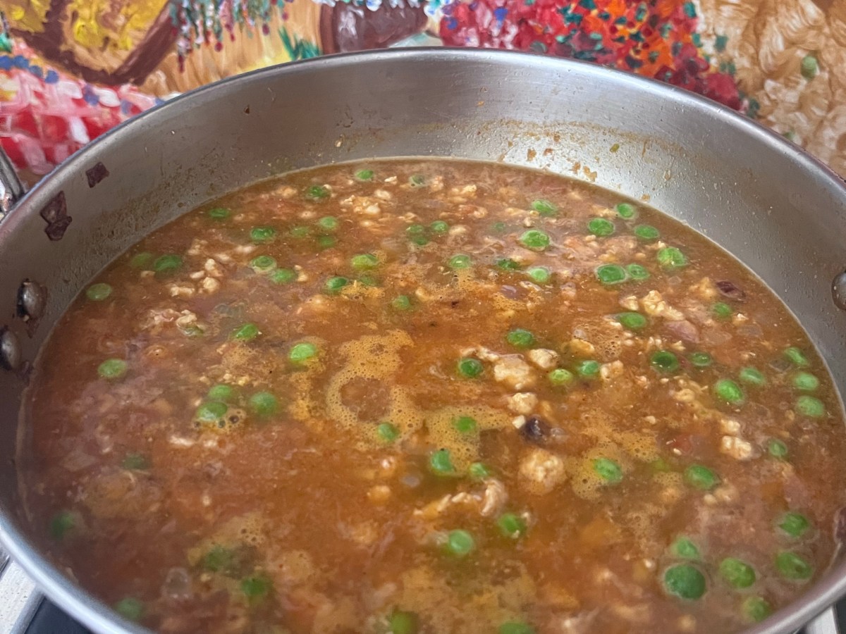 Minced Chicken with&nbsp;Peas